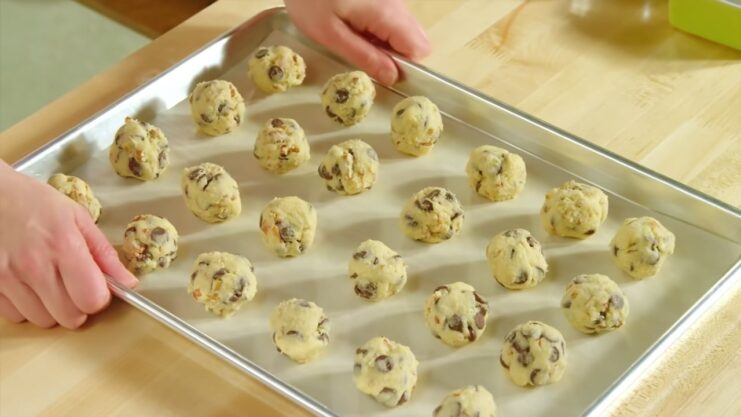CHOCOLATE CHIP COOKIES